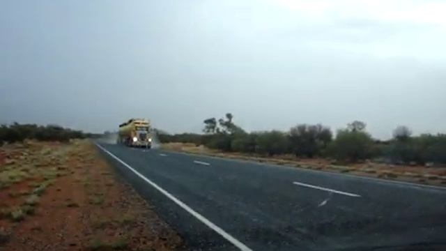 Грузовики в Центральной Австралии. (Lorries in the Central Australia) смотреть онлайн