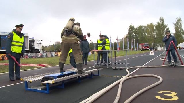 Лучший пожарный МЧС России - Владимир Кожеманов: Созвездие мужества 2021 смотреть онлайн