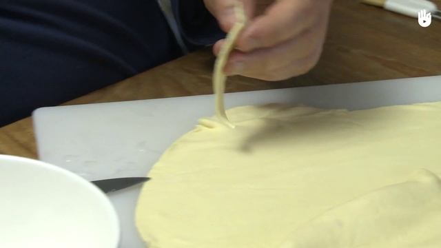 Рецепт: Маленькие сосиски в слоёном тесте смотреть онлайн