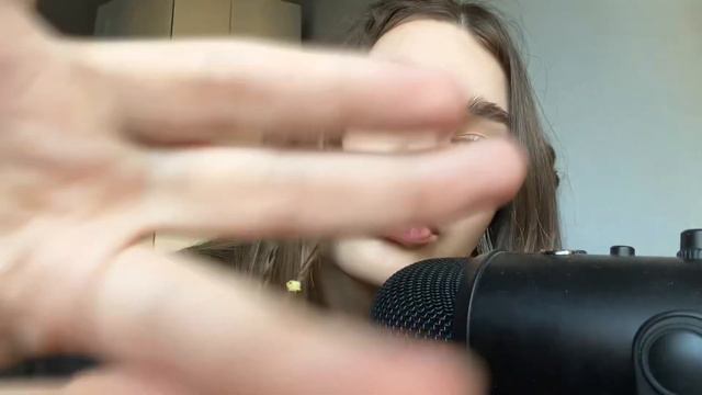 АСМР: 1 минута близкого шепота/(пробуем качество)|ASMR 1 minute unintelligible whisper\ смотреть онлайн