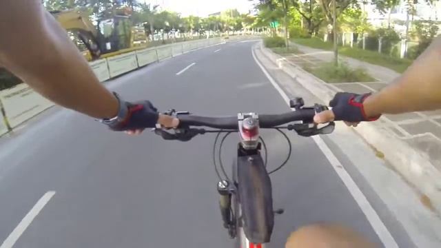 #BehindTheBar - Episode 17 - Biking versus Electric Kick Scooting смотреть онлайн
