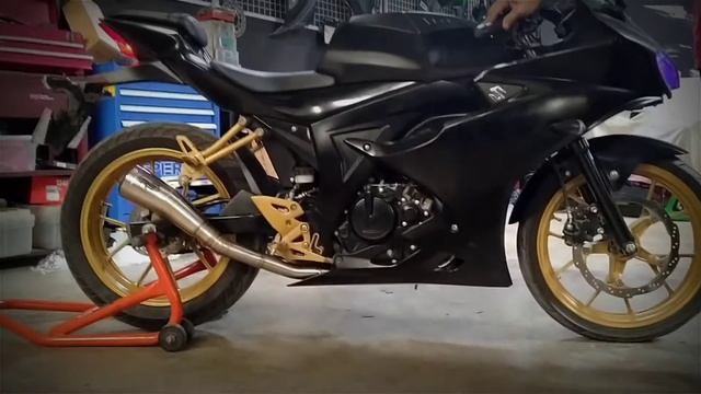 KNALPOT R9 GP SERIES STAINLESS DI MOTOR GSX 150R
