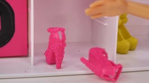 Barbie and Ken on a date. Barbie hairstyles & Barbie makeup.