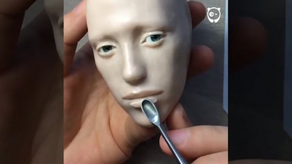 Russian artist creates stunningly realistic dolls