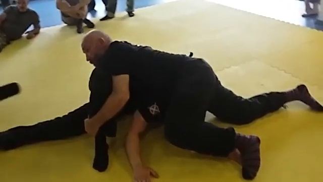 Борьба на полу. Непрерывность движния. Выход из болевого. смотреть онлайн