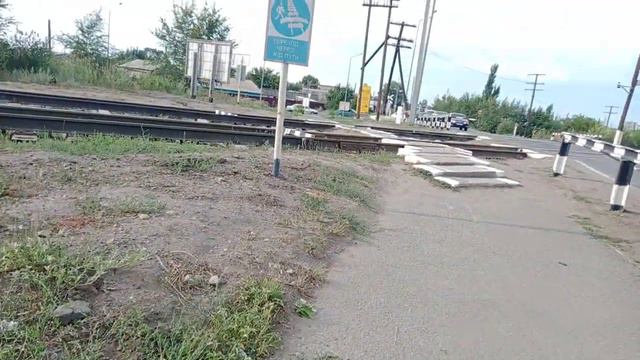 тэп33а-0047 Новосибирск-Бишкек Скоростной поезд на переезде: Хроника КТЖ смотреть онлайн