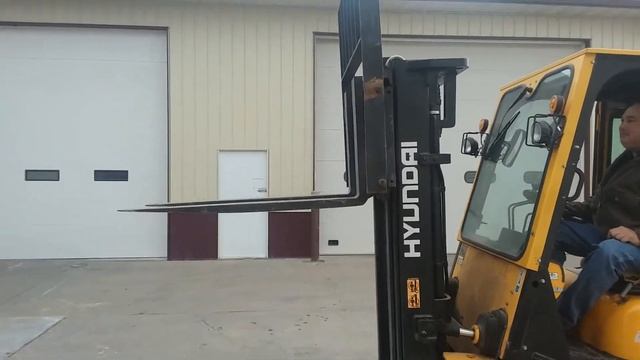 BigIron Hyundai Fork lift смотреть онлайн