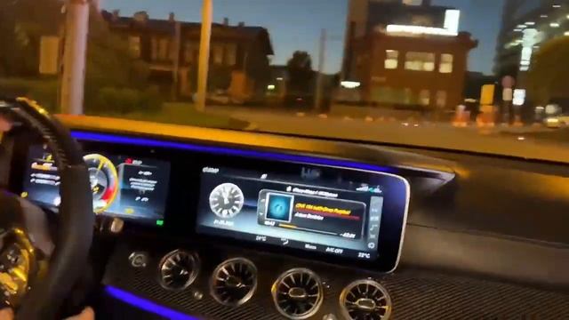 AMG E63s / W213.                           MB Drift In Ekat.