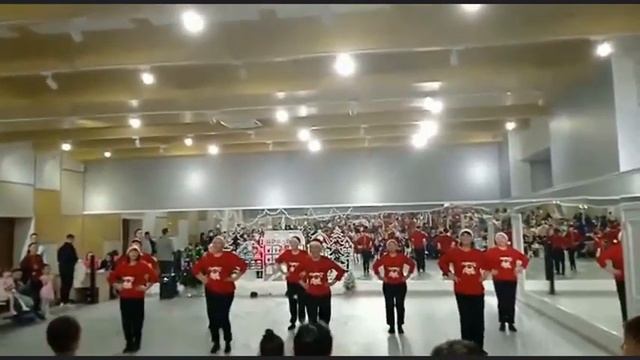 Новогодний Флешмоб, ансамбль "QUEENS" (60+), хореограф Айя Идегеева, Центр Актив. Долголетия, Алмат смотреть онлайн