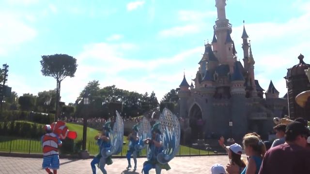 Диснейленд Париж Парад Full Show 2019* Paris DisneyLand смотреть онлайн