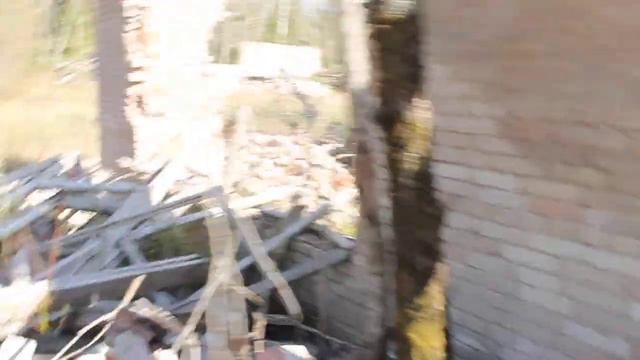 Забытая Россия. Заброшенные дома в пионерском лагере "Орлёнок" в деревне Льзи. смотреть онлайн