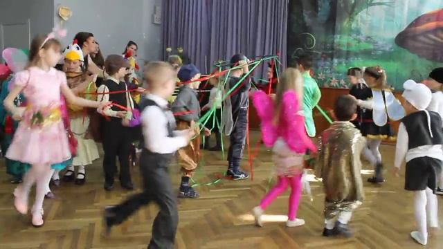 Праздник Весны "Бал насекомых"! видео 3 смотреть онлайн