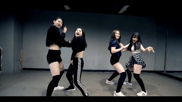 CHANTAJE - SHAKIRA / CHOREOGRAPHY - Soi JANG смотреть онлайн