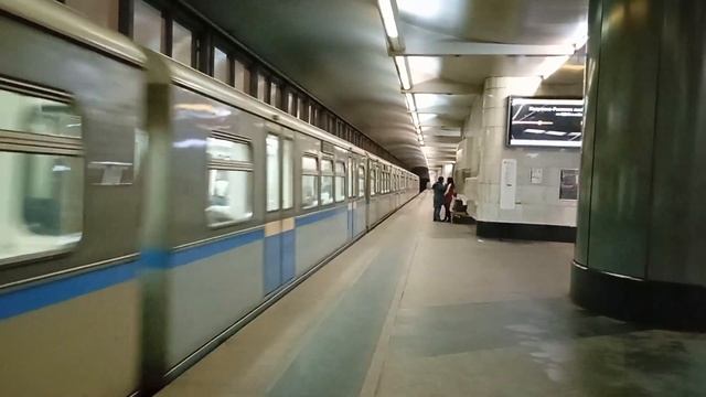 Русич 81-740 // отправляется со станции "Воробьёвы Горы" #популярное #поезда #метро #тренды смотреть онлайн