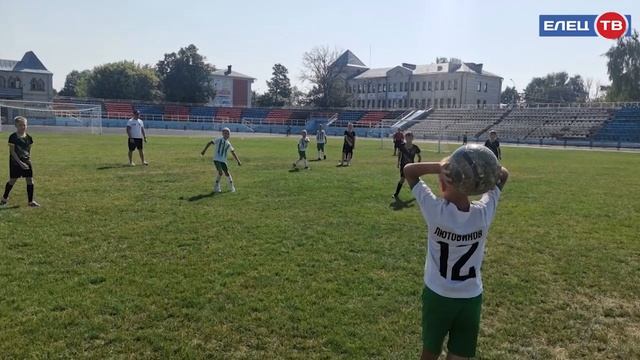 8 команд и один победитель: в Ельце прошёл «Летний кубок по футболу» смотреть онлайн
