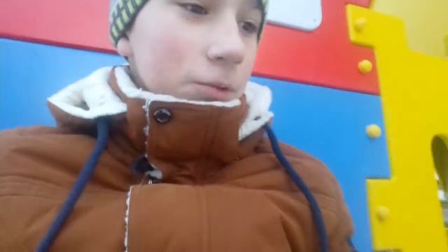 Как правильно спрятаться от мелких. смотреть онлайн