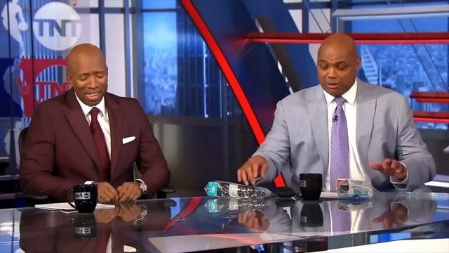 Charles Barkley makes Shaq Laugh MOMENTS #2 смотреть онлайн