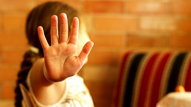 В Якутии учительницу начальных классов заподозрили в рукоприкладстве смотреть онлайн