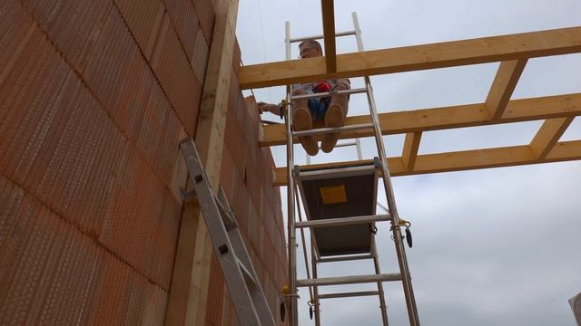 Строительство дома во Франции. Подрезка керамоблока. Стройка своими руками. смотреть онлайн
