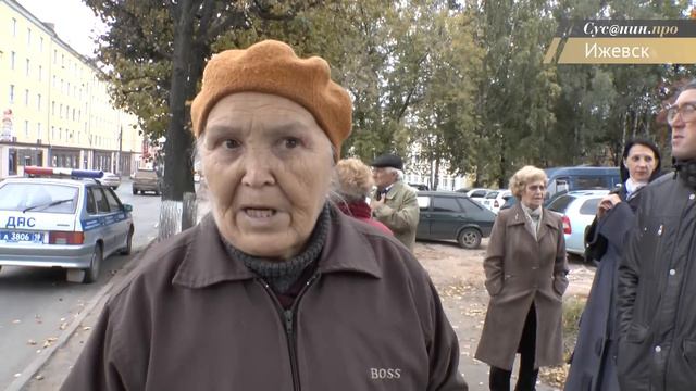 Полиция Ижевска начала проверку по факту вырубки деревьев на бульваре Гоголя в 5 утра смотреть онлайн