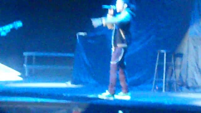 bluey robinson - coming back (justin bieber concert 05/03/2011 supporting act) смотреть онлайн