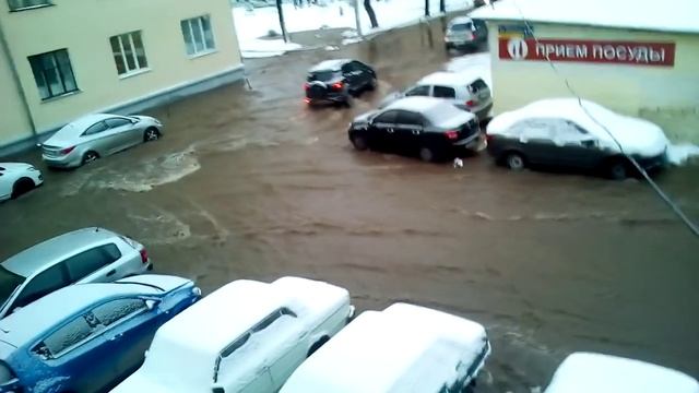Прорвало трубу на Энгельса смотреть онлайн