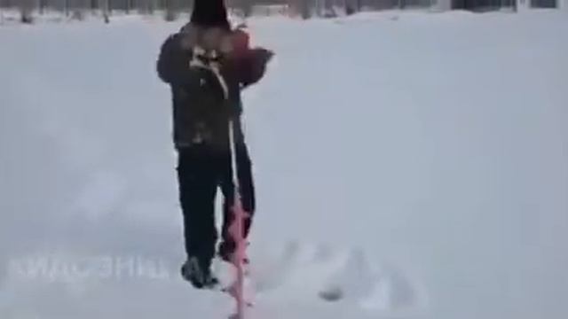 Безостановочный ледобур ⚙ смотреть онлайн