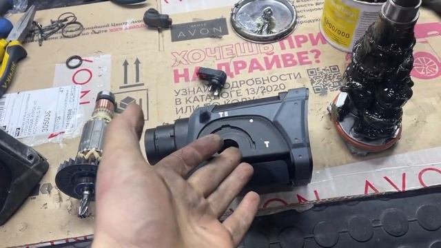 Makita HR 2470. Про смазку для перфораторов. Какой и сколько смотреть онлайн