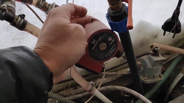 В теплице зимой, подогрев земли как и чем греть. смотреть онлайн