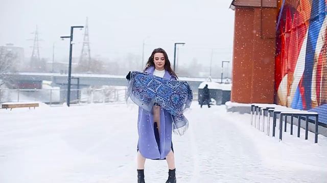 Платок шерстяной с шелковой бахромой "Рождественский пряник", вид 1, 110х110 см смотреть онлайн