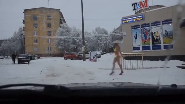 Приколы 2015 Кому зима, а кому лето Дурочка Funny This winter, summer and to whom fool смотреть онлайн