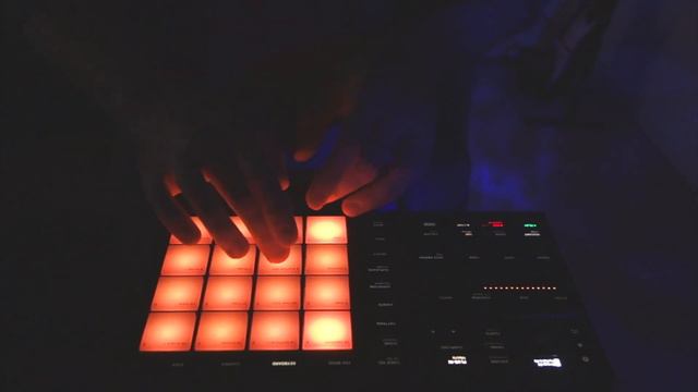 Maschine Mikro Mk3 Test Drive - Live Jam