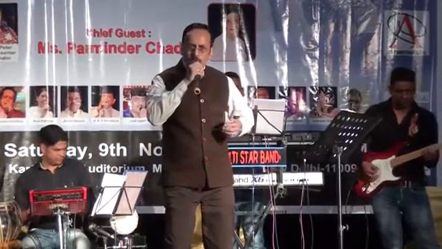 Aate Jaate khubsoorat aawara sadkon pae, coverd live by Sanjeev Arora with Arun Eric & his band смотреть онлайн