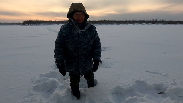 Один в тайгу на три дня \ Последняя рыбалка уходящего года #3 \ С Новым 2022 годом !!! смотреть онлайн