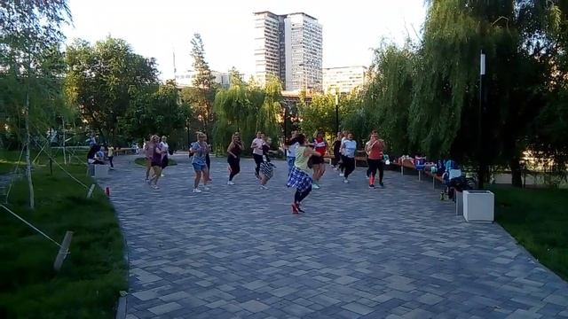 В Сквере Пахмутовой смотреть онлайн
