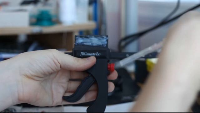 Самодельный дозатор флюса для бедных (пистолет-дозатор для флюса) смотреть онлайн