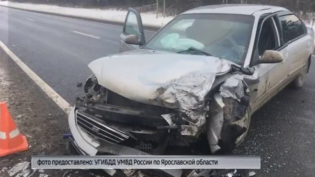 В Даниловском районе столкнулись два автомобиля смотреть онлайн