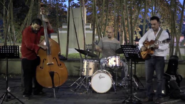 Roberto Picasso Trio - Bacon and Jam смотреть онлайн