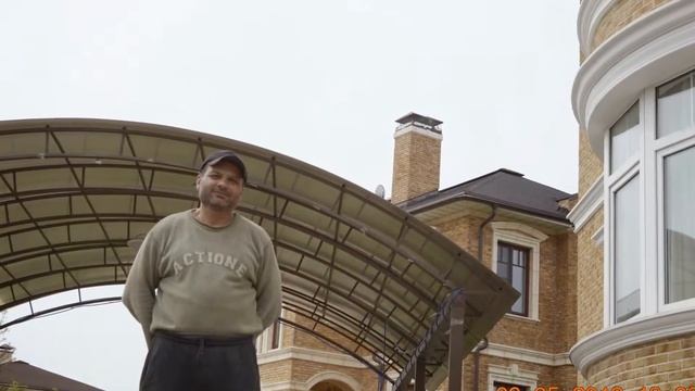 Мастерская укладка пиленой брусчатки имеет имя и фамилию . Мостовая Ру. смотреть онлайн