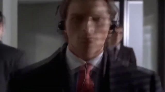 Кристиан Бейл идёт под Xanadu смотреть онлайн