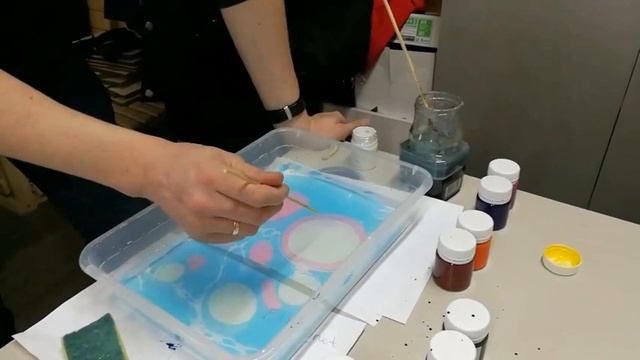 Переносим рисунок ЭБРУ на ткань. Краски TM "Magic Ebru" смотреть онлайн