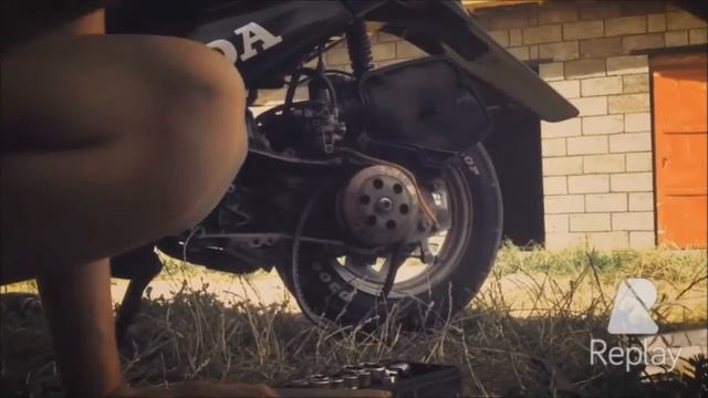 Как поменять вариатор на скутере Honda смотреть онлайн
