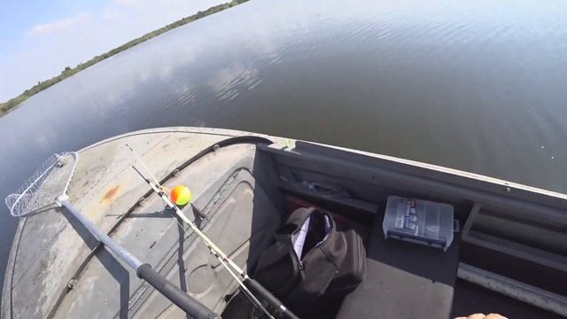 Сом на квок в плавнях р Самара на новой лодке. смотреть онлайн
