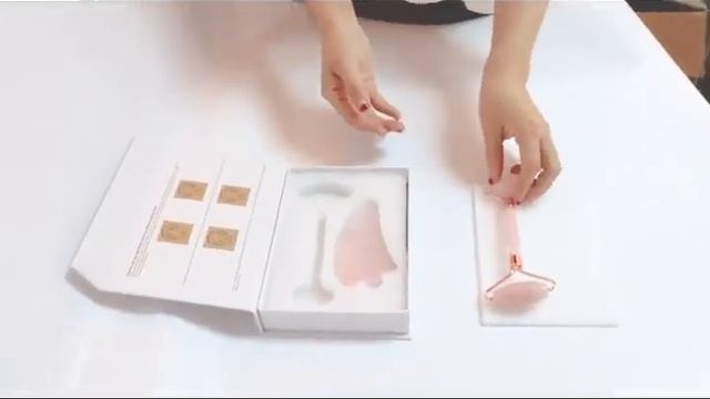 Роликовый массажер для лица из натуральнoгo камня, Роллер из розового кварца. смотреть онлайн