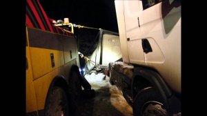 грузовой эвакуатор, наливной контейнер