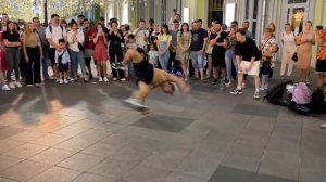 Парни в женском в центре Москвы ! Ожидание - Реальность!