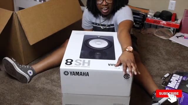 UNBOXING YAMAHA HS8 POWERED STUDIO MONITORS смотреть онлайн