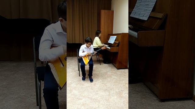 1. Е. Дербенко. Зимнее интермеццо. 2. В. Андреев. Гвардейский марш. Исполняет Клименок Андрей смотреть онлайн