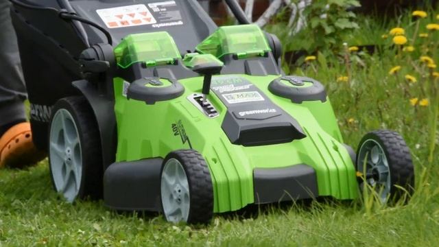 Аккумуляторная газонокосилка Greenworks G40LM49DB смотреть онлайн
