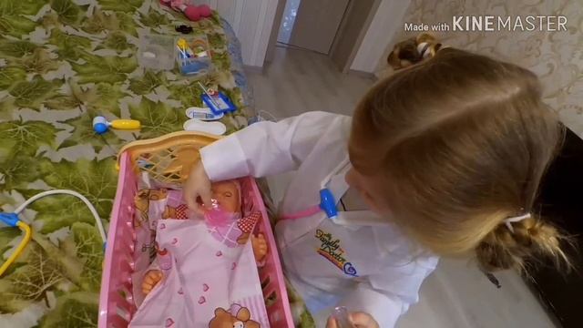 кукла Беби Бон Baby born | Доктор Арина вылечет всех! смотреть онлайн